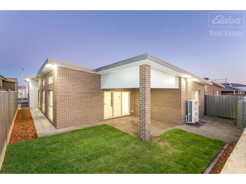 32 Zealie Bend, Googong NSW 2620