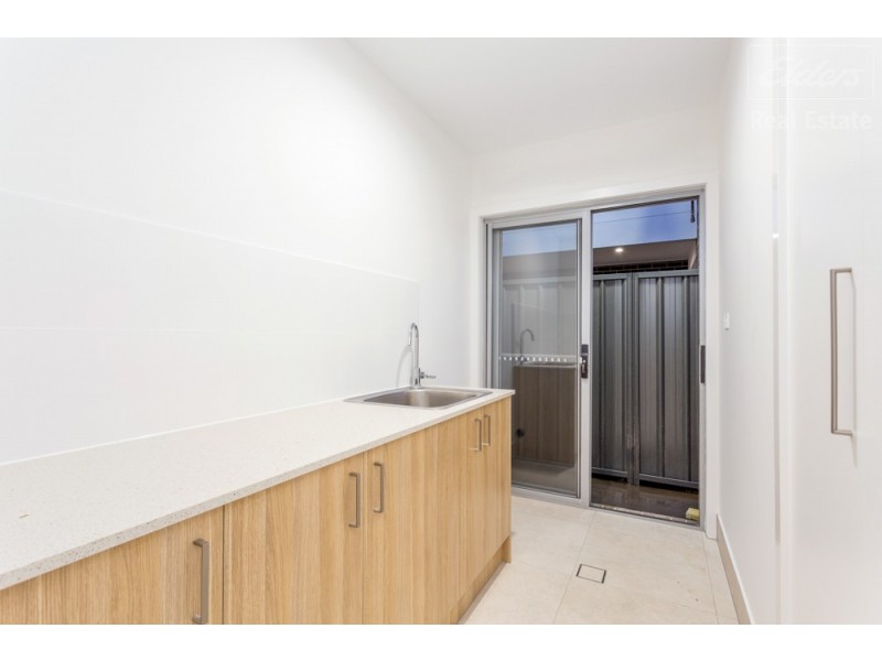 32 Zealie Bend, Googong NSW 2620