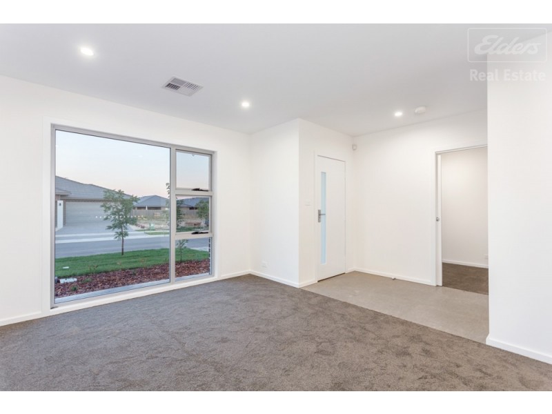 34 Zealie Bend, Googong NSW 2620