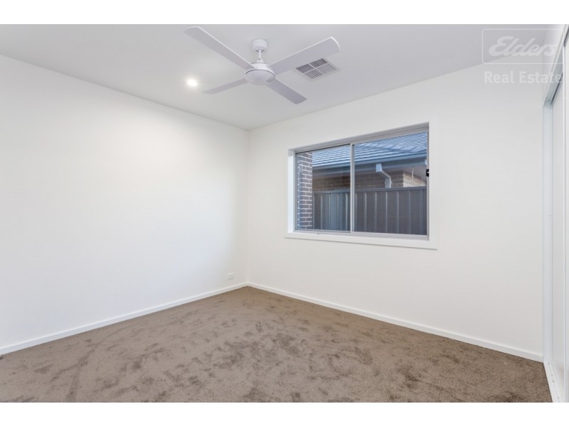34 Zealie Bend, Googong NSW 2620