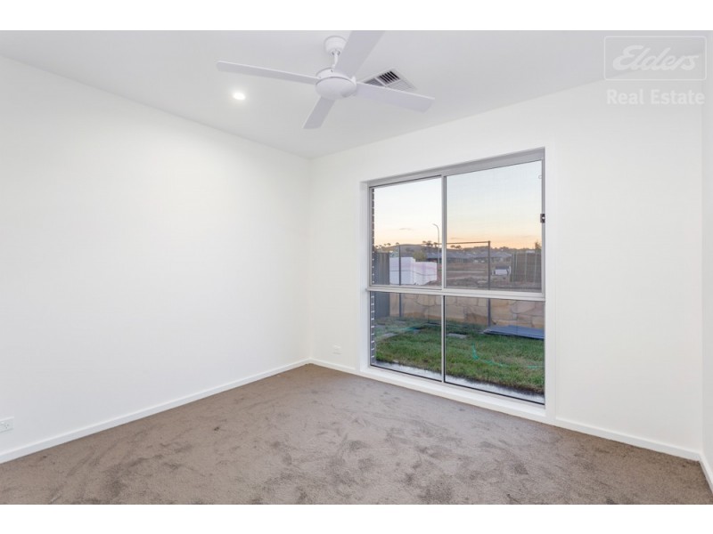 34 Zealie Bend, Googong NSW 2620