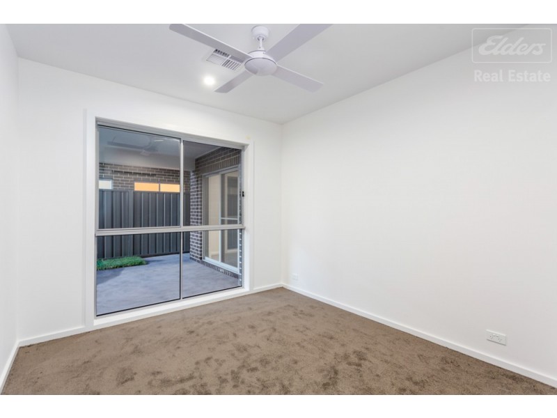 34 Zealie Bend, Googong NSW 2620