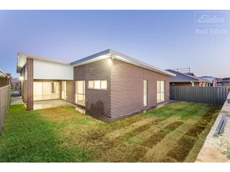 34 Zealie Bend, Googong NSW 2620
