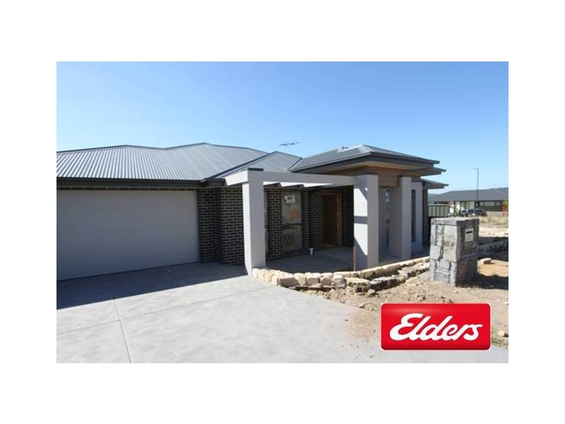 32 Montgomery Avenue, Googong NSW 2620