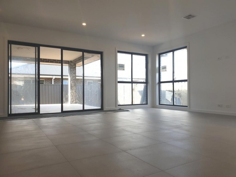 32 Montgomery Avenue, Googong NSW 2620