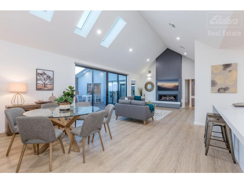 68 Aprasia Avenue, Googong NSW 2620