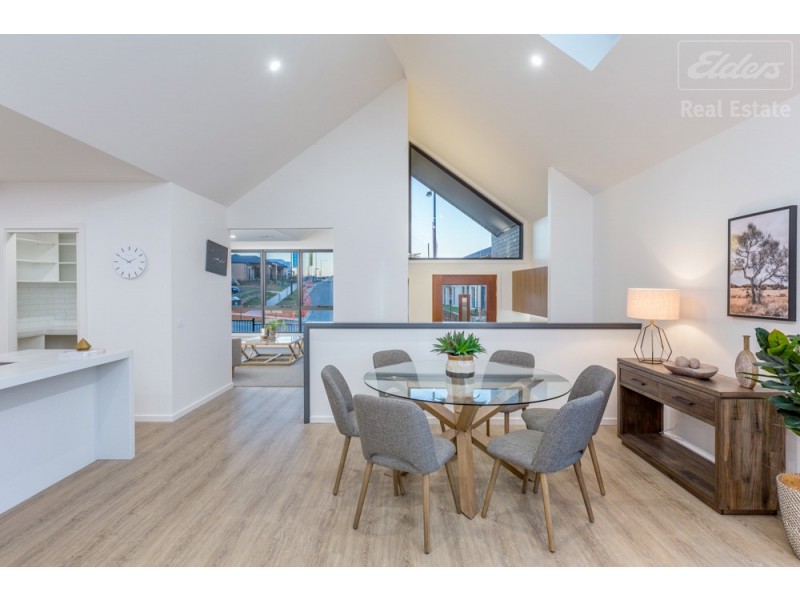 68 Aprasia Avenue, Googong NSW 2620