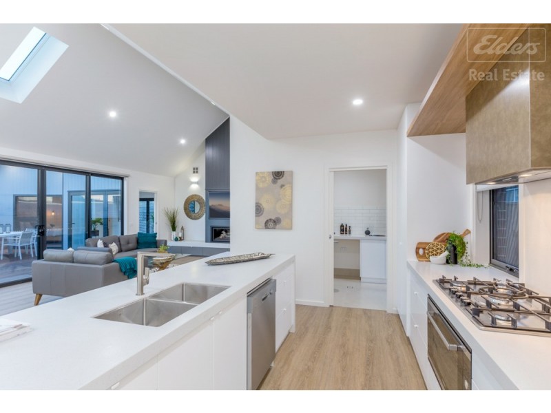 68 Aprasia Avenue, Googong NSW 2620