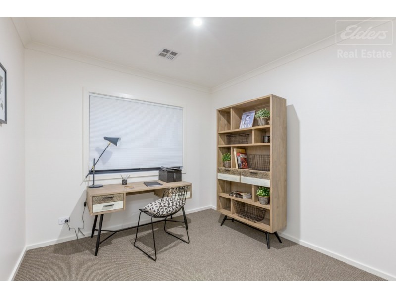 68 Aprasia Avenue, Googong NSW 2620