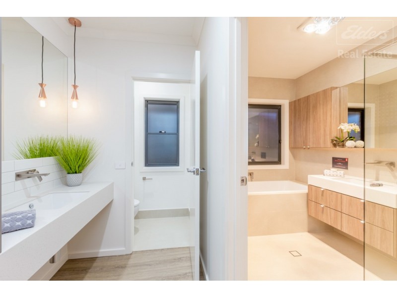 68 Aprasia Avenue, Googong NSW 2620