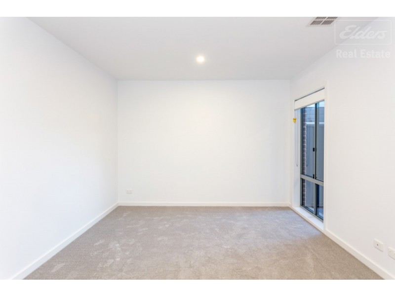 36 Zealie Bend, Googong NSW 2620