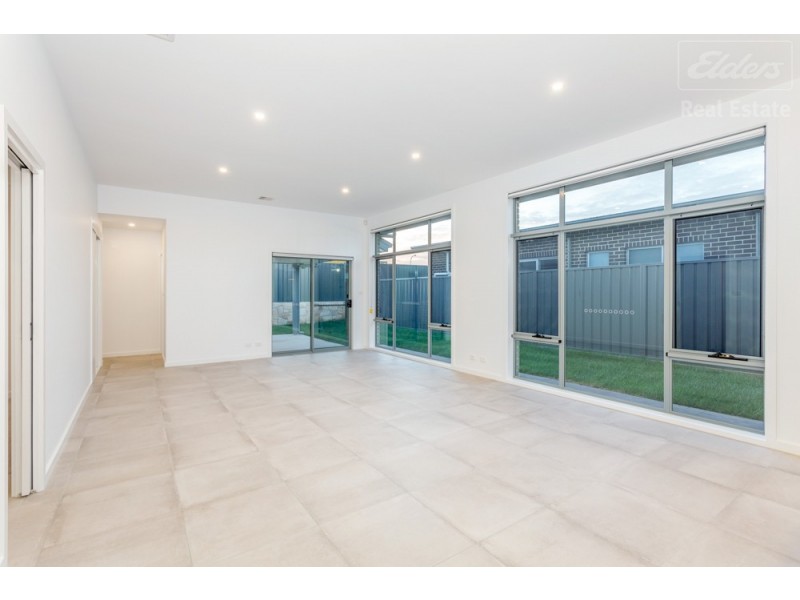 36 Zealie Bend, Googong NSW 2620
