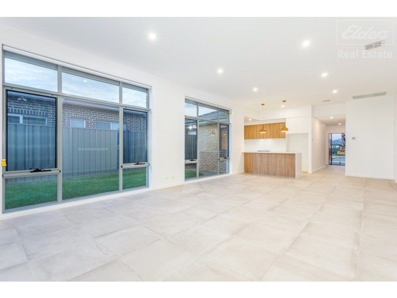 36 Zealie Bend, Googong NSW 2620