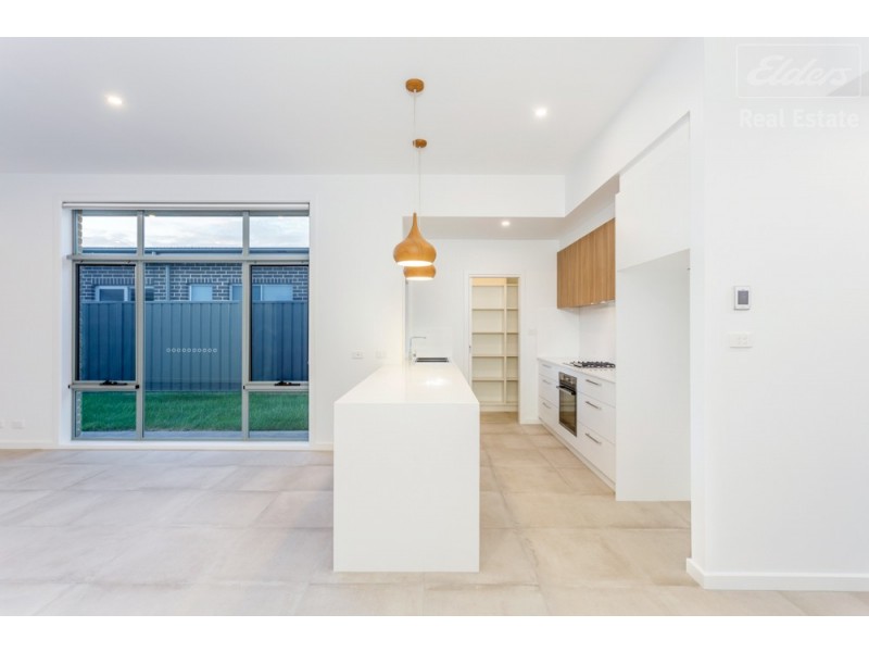 36 Zealie Bend, Googong NSW 2620