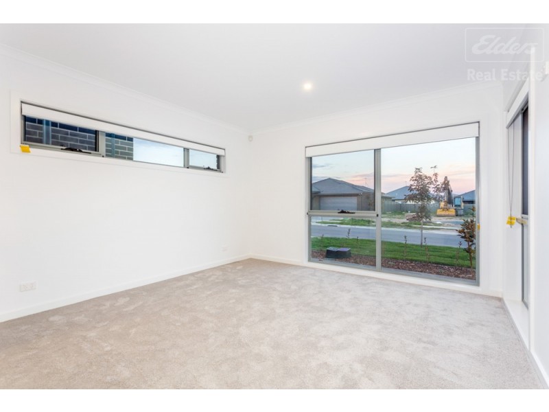 36 Zealie Bend, Googong NSW 2620