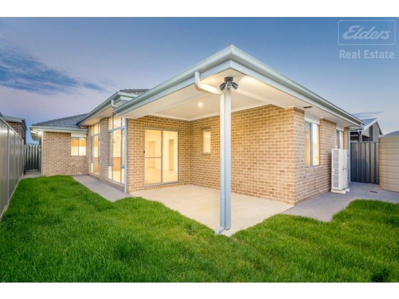 36 Zealie Bend, Googong NSW 2620