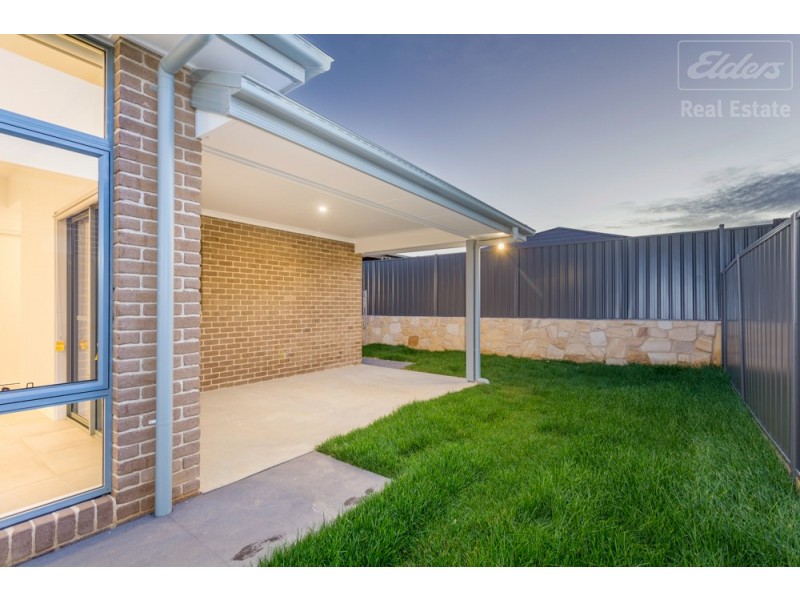 36 Zealie Bend, Googong NSW 2620