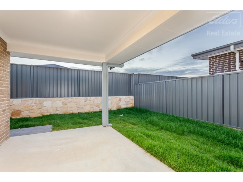 36 Zealie Bend, Googong NSW 2620