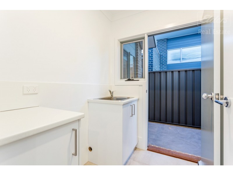 36 Zealie Bend, Googong NSW 2620