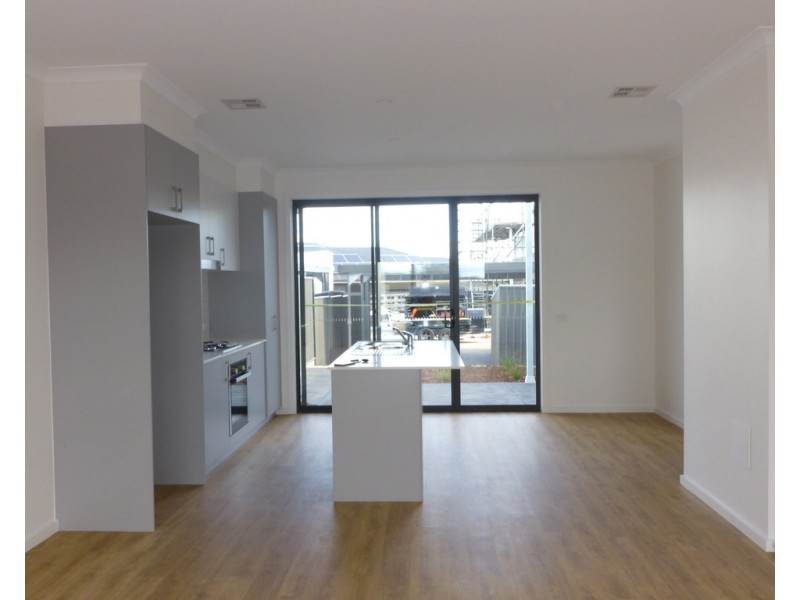 252 Gorman Drive, Googong NSW 2620