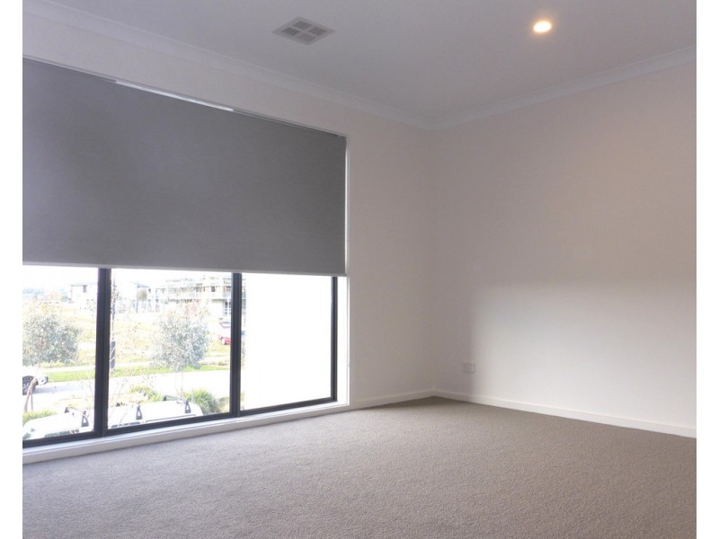 252 Gorman Drive, Googong NSW 2620