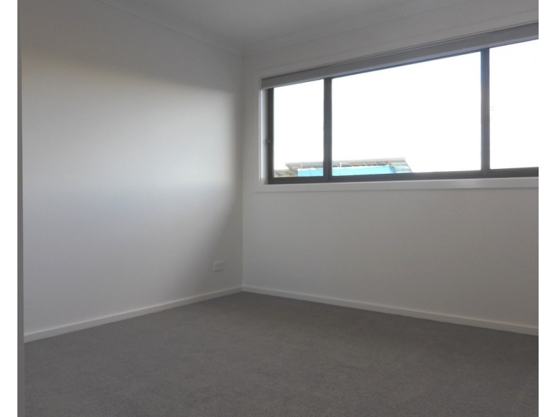 252 Gorman Drive, Googong NSW 2620