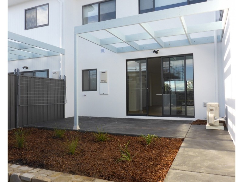 252 Gorman Drive, Googong NSW 2620