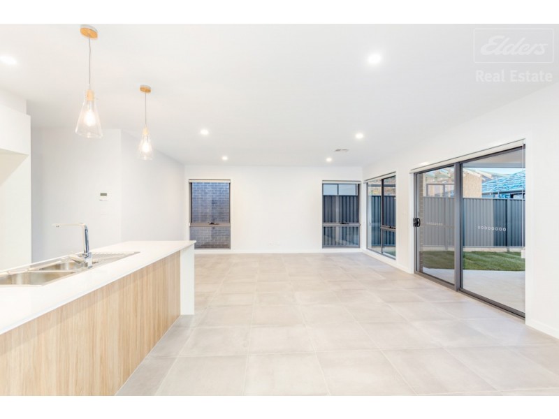 17 Mason Street, Googong NSW 2620