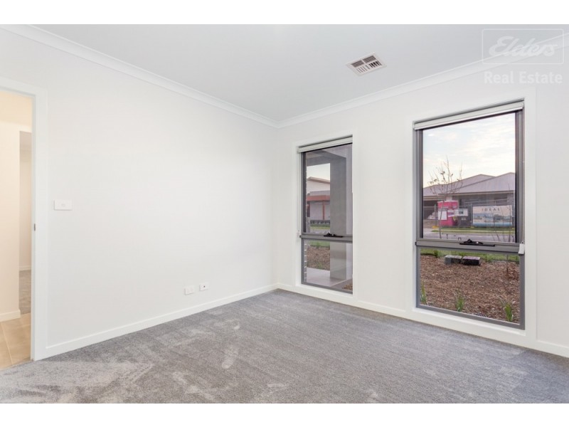 17 Mason Street, Googong NSW 2620