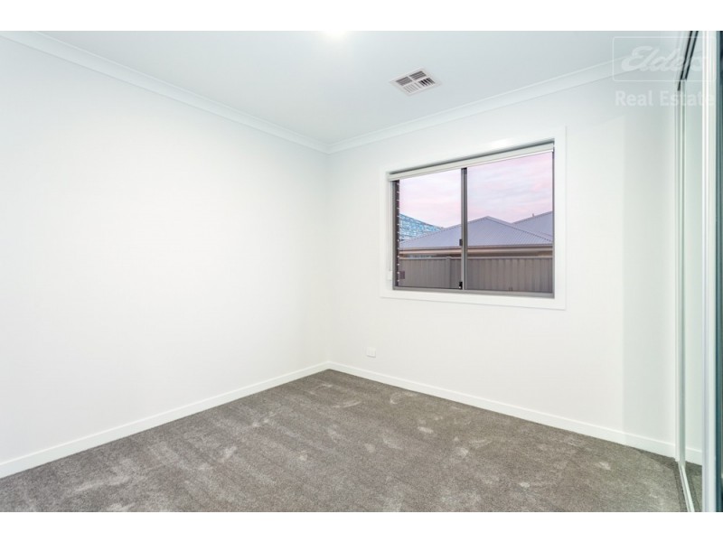 17 Mason Street, Googong NSW 2620