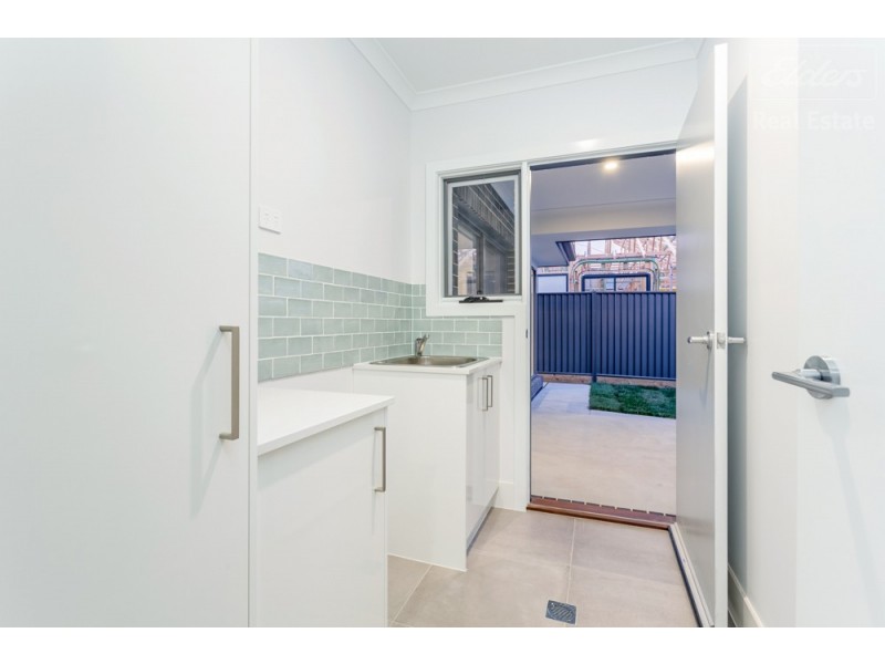 17 Mason Street, Googong NSW 2620