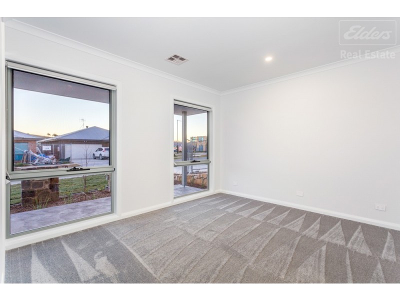 3 Hopkins Street, Googong NSW 2620