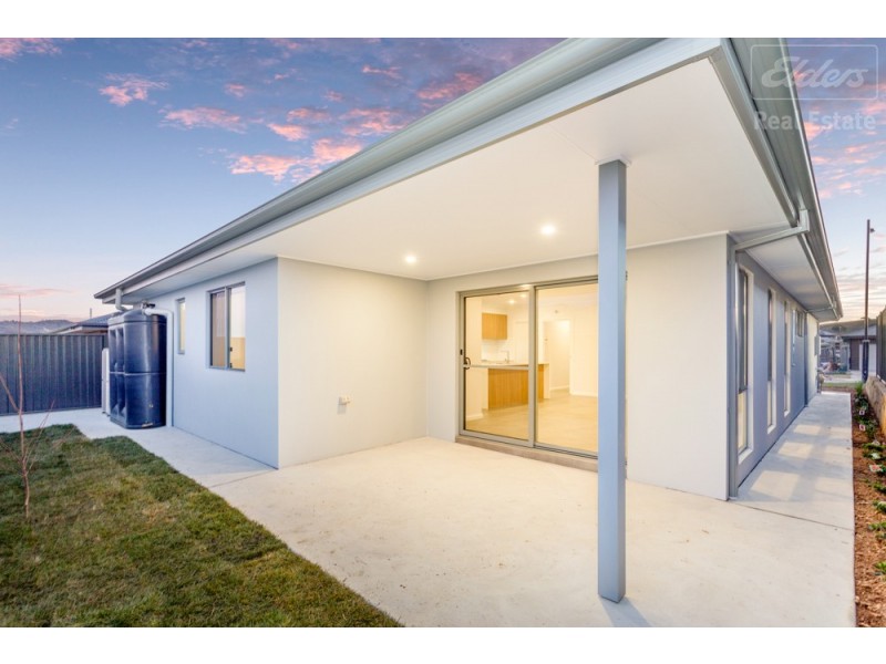 3 Hopkins Street, Googong NSW 2620