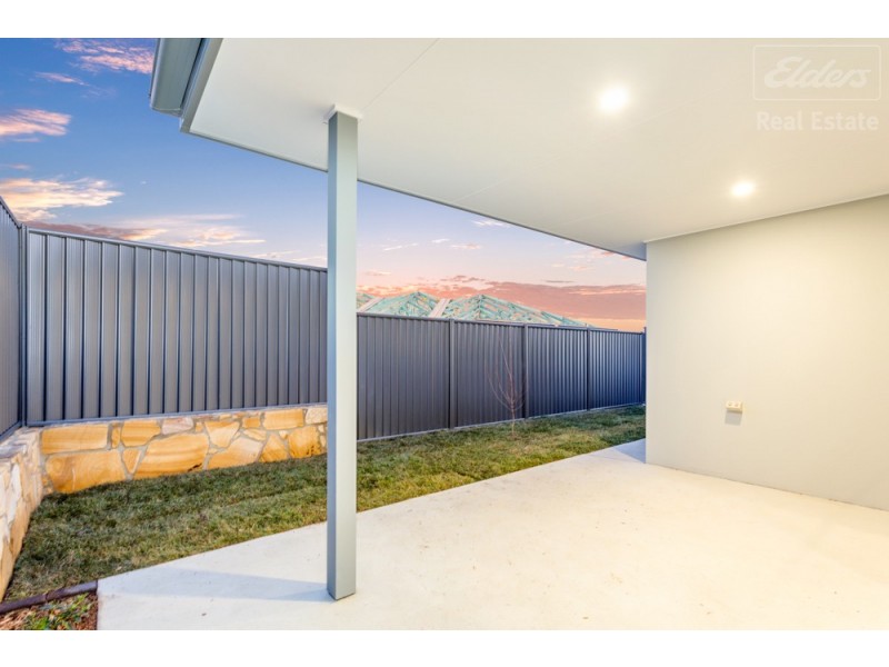 3 Hopkins Street, Googong NSW 2620