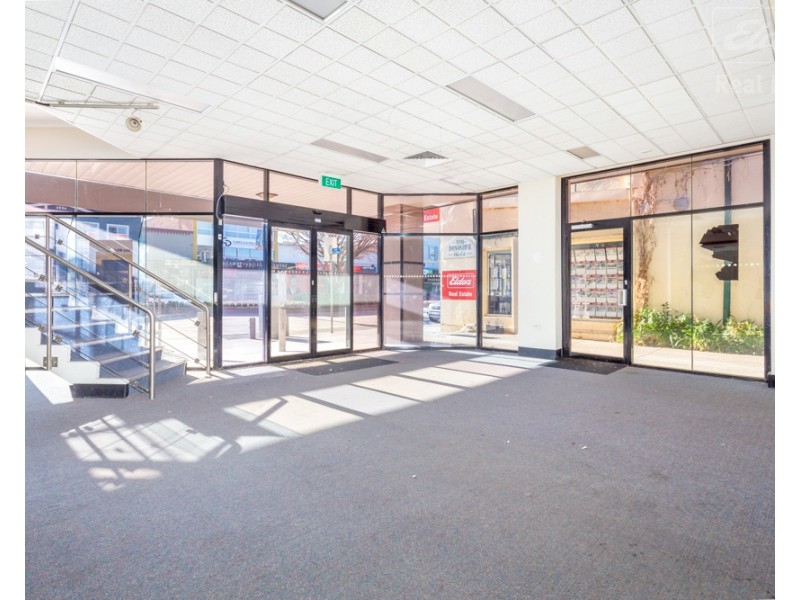 8 Monaro Street, Queanbeyan NSW 2620