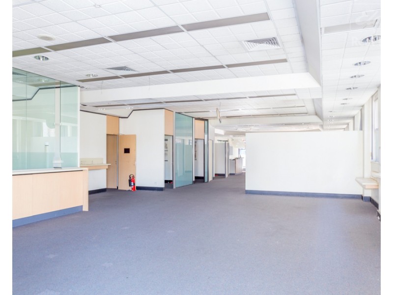 8 Monaro Street, Queanbeyan NSW 2620