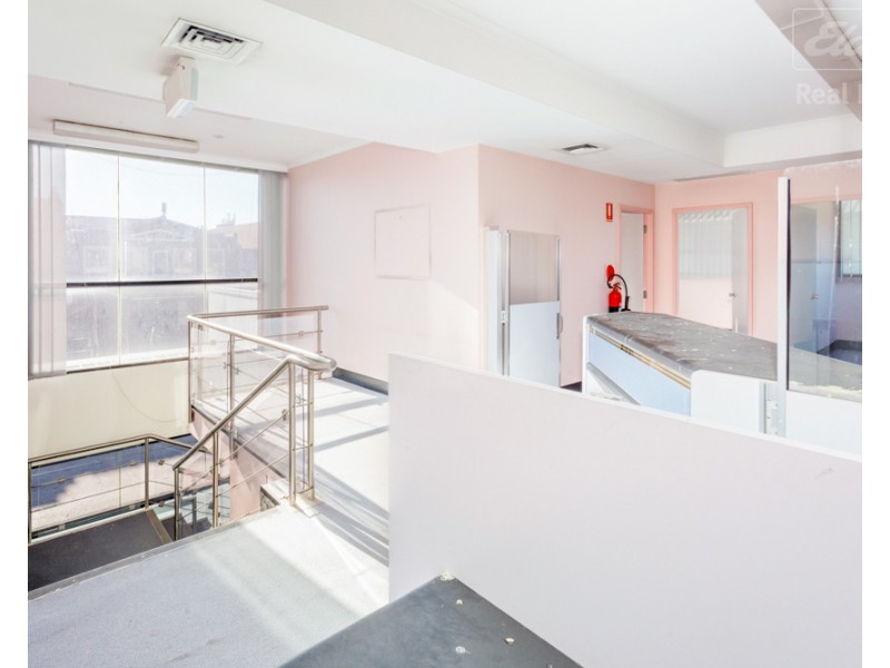 8 Monaro Street, Queanbeyan NSW 2620