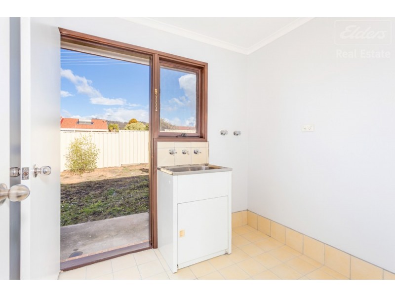 6/2 Lazarus Crescent, Queanbeyan West NSW 2620