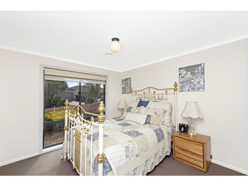 4 PALM COURT, Jerrabomberra NSW 2619