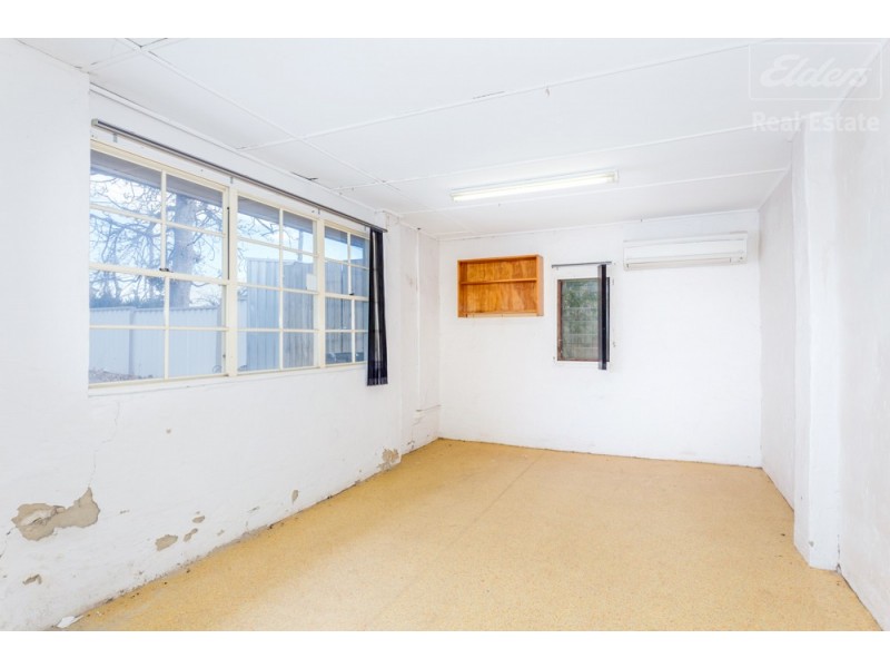 93 Uriarra Road, Queanbeyan NSW 2620