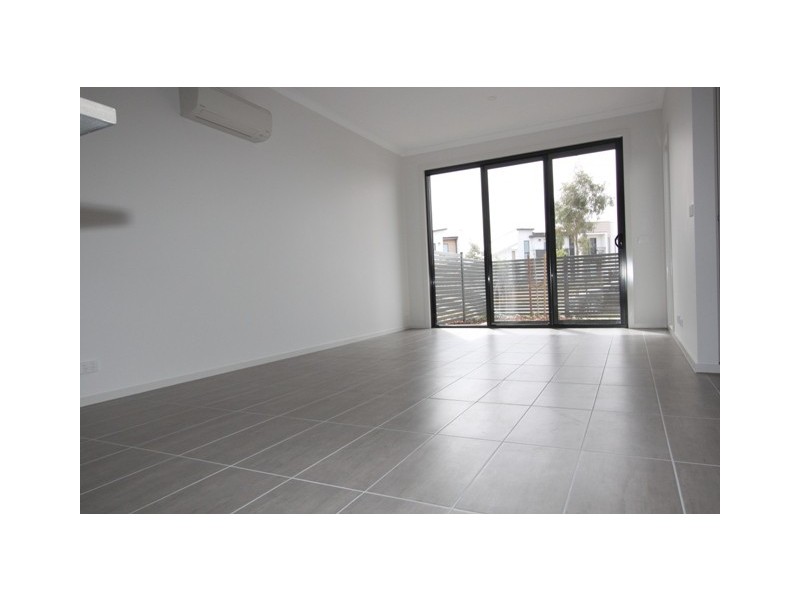 8 Percival Road, Googong NSW 2620