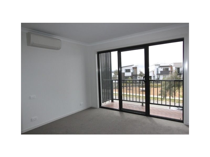 8 Percival Road, Googong NSW 2620