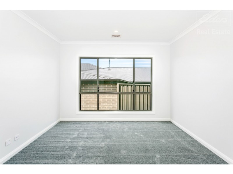 6 Flint Street, Googong NSW 2620