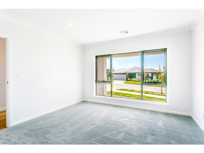 6 Flint Street, Googong NSW 2620