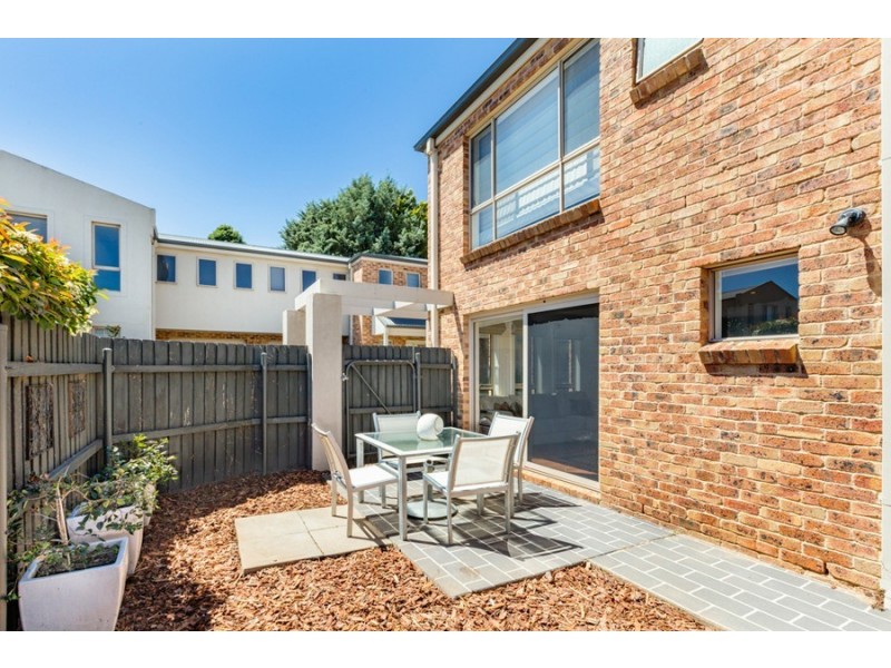 12/33 Macquoid Street, Queanbeyan NSW 2620