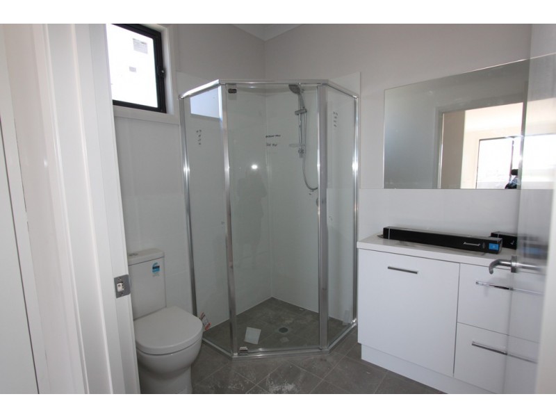 2a Percival Road, Googong NSW 2620