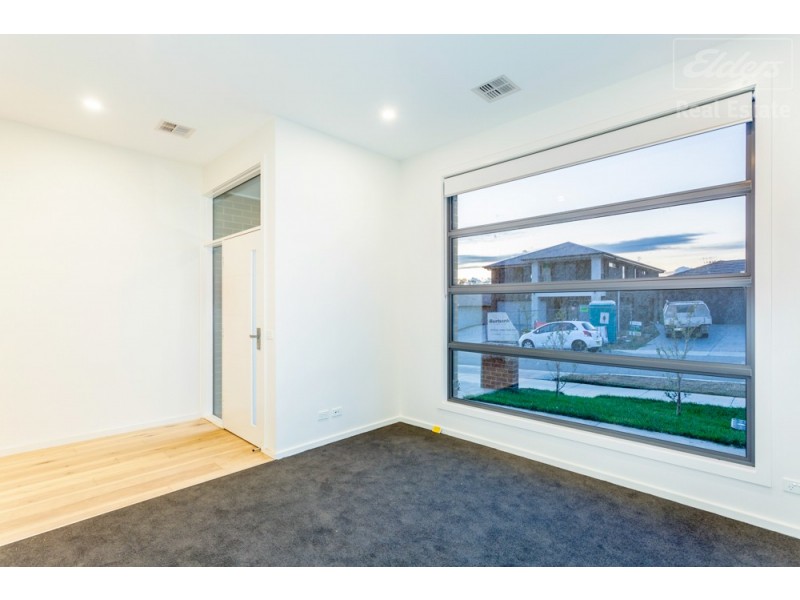 5 Tabrett Street, Googong NSW 2620