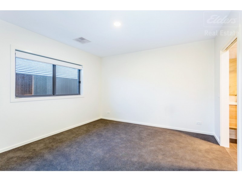 5 Tabrett Street, Googong NSW 2620