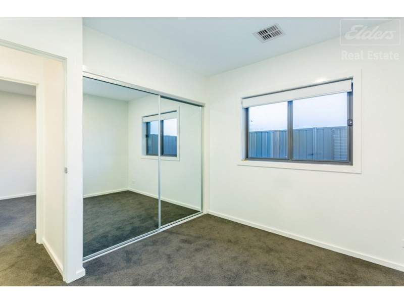 5 Tabrett Street, Googong NSW 2620