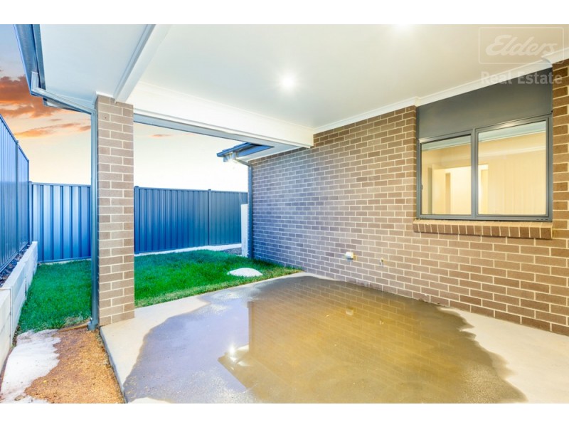 5 Tabrett Street, Googong NSW 2620